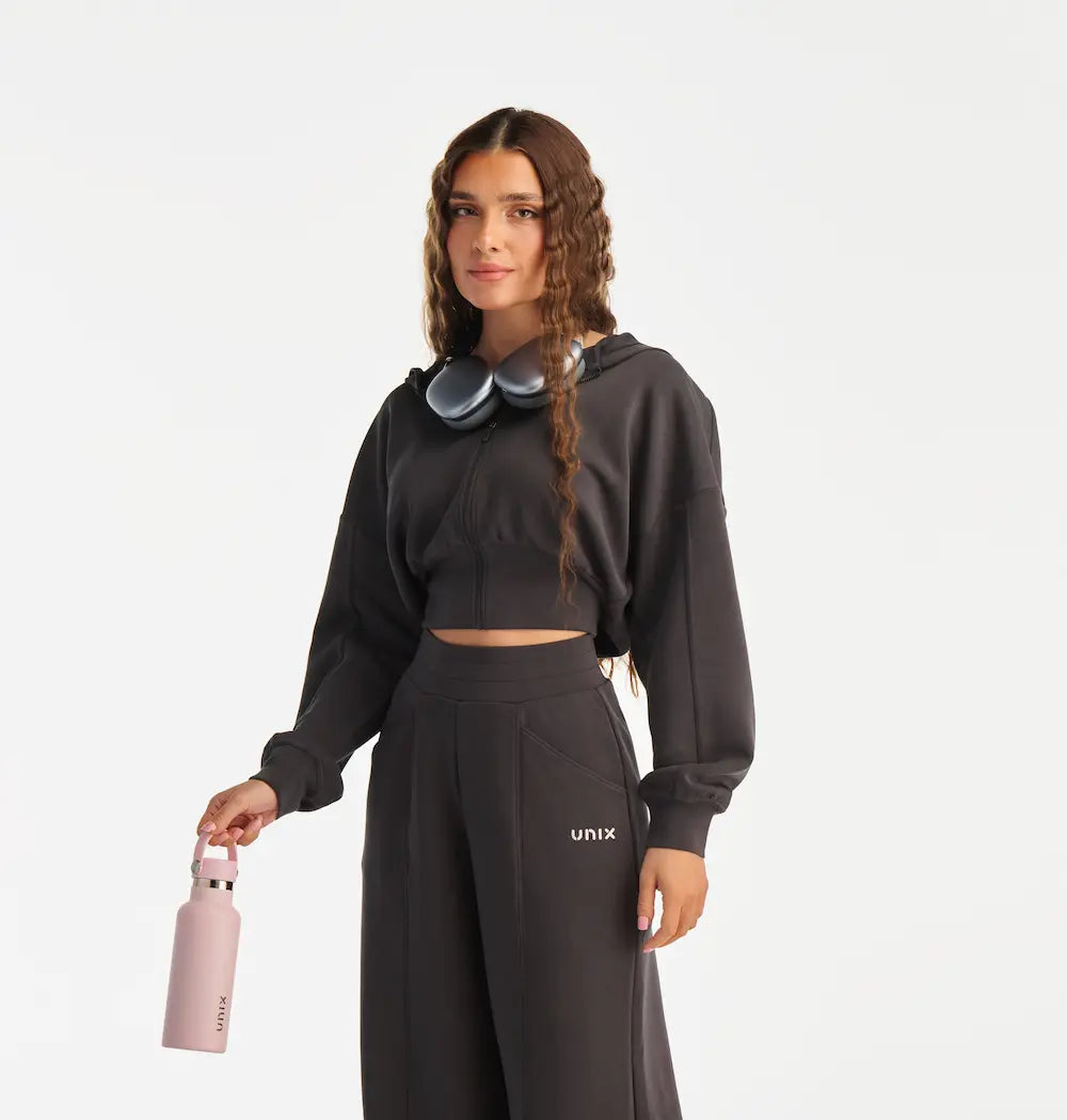 Black sporty outfit women hoodie set stylish activewear - UNIX | طقم رياضي نسائي أسود ستايل هودي أنيق ومريح للإطلالات اليومية